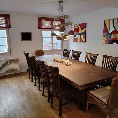 公寓 Family House Fur Bis Zu 10 Gasten Und 4 Separaten Schlafzimmern 蒙绍