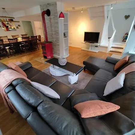 Family House Fur Bis Zu 10 Gasten Und 4 Separaten Schlafzimmern 公寓 *