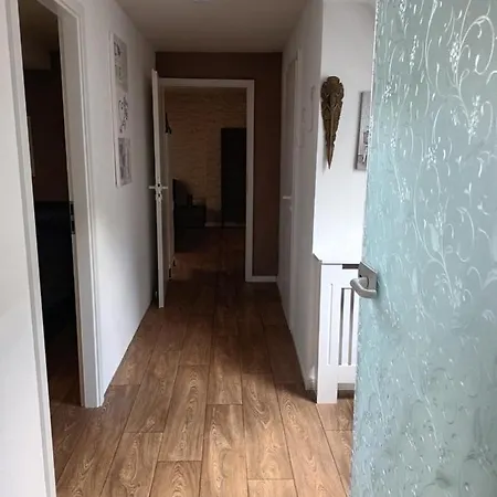 Family House Fur Bis Zu 10 Gasten Und 4 Separaten Schlafzimmern 蒙绍